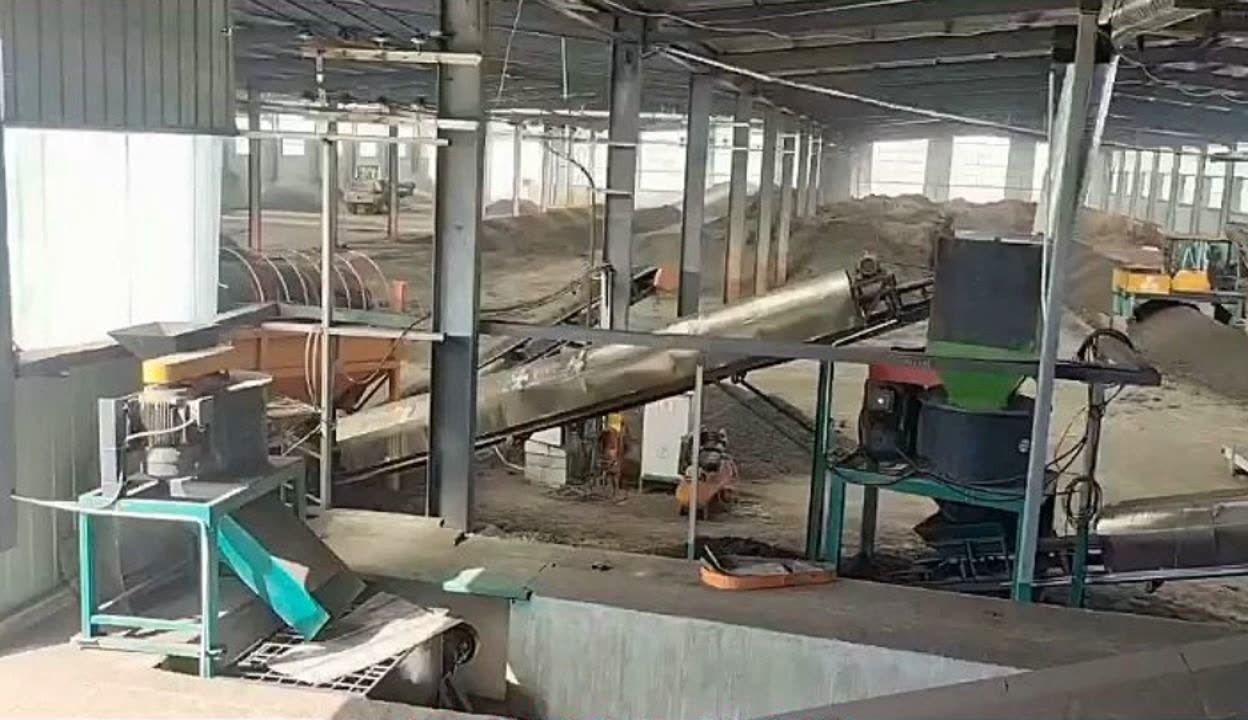 蚯蚓粪有机肥生产线现场,详情咨询请前往主页